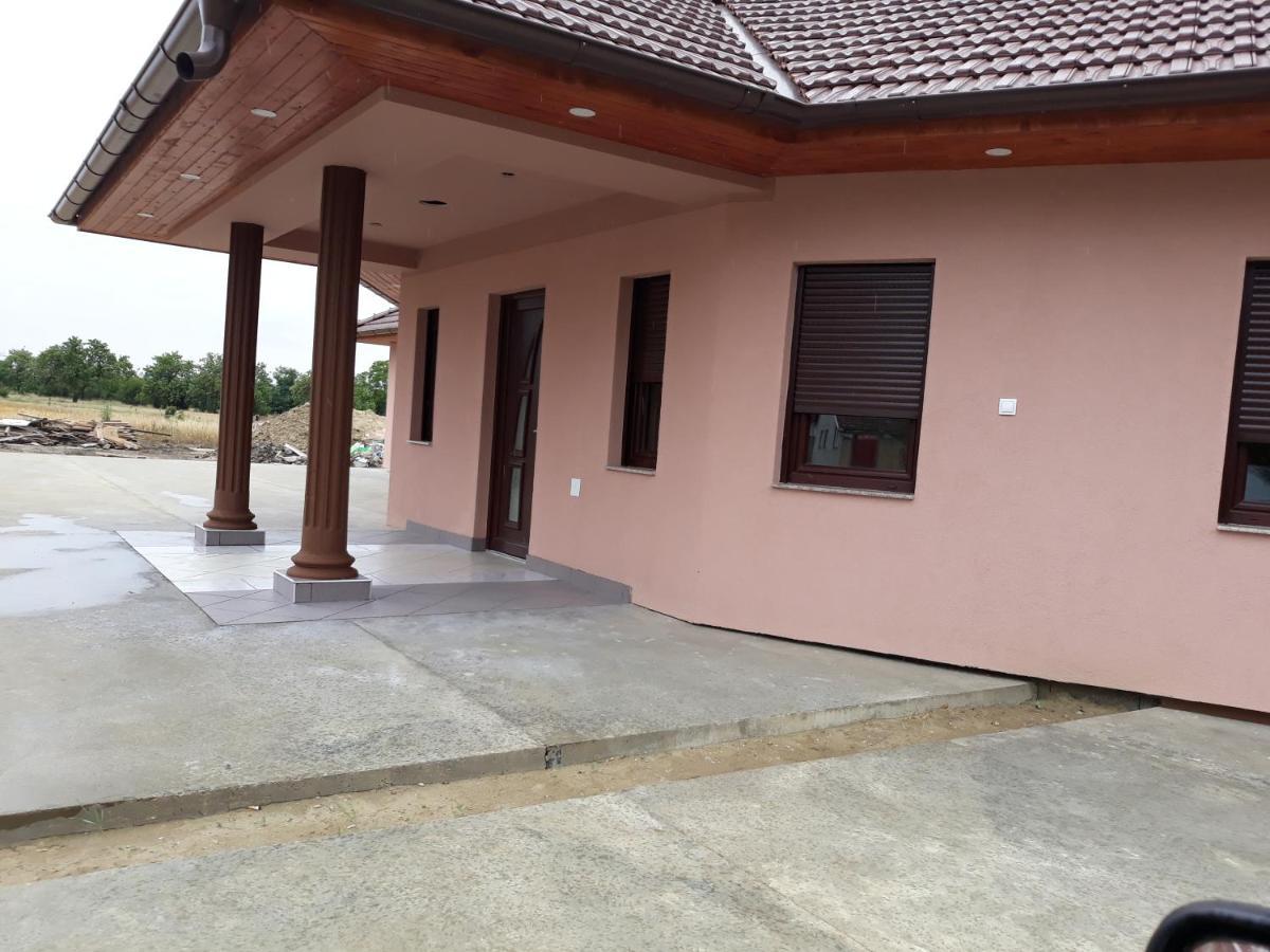 Andi Apartman Pacir Exterior photo