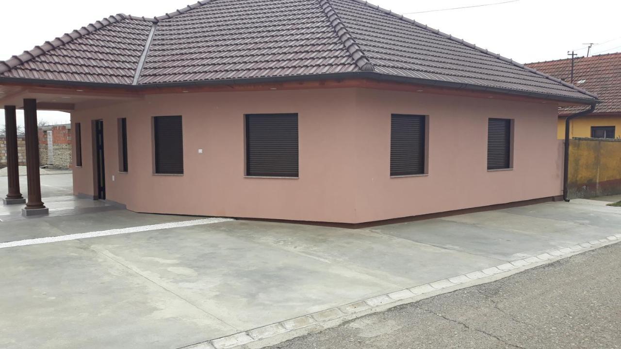 Andi Apartman Pacir Exterior photo